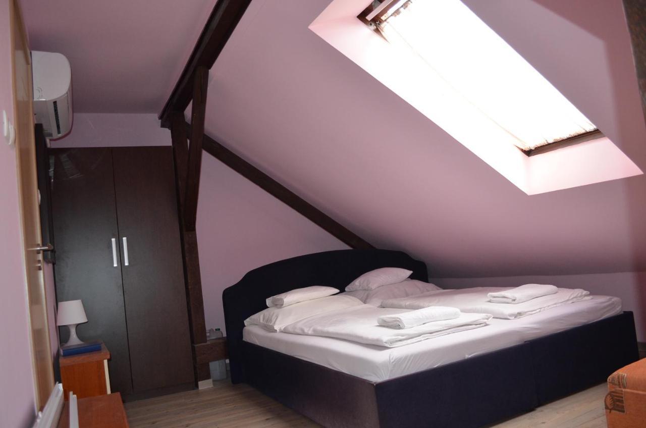 Holdfenyszallas Bed & Breakfast แซแก็ด ภายนอก รูปภาพ
